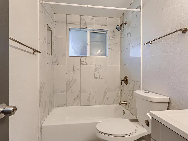 8507 W 62nd Pl — Photo 13