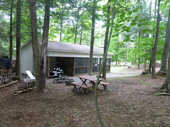 3rd image of 132 Dogwood Dr