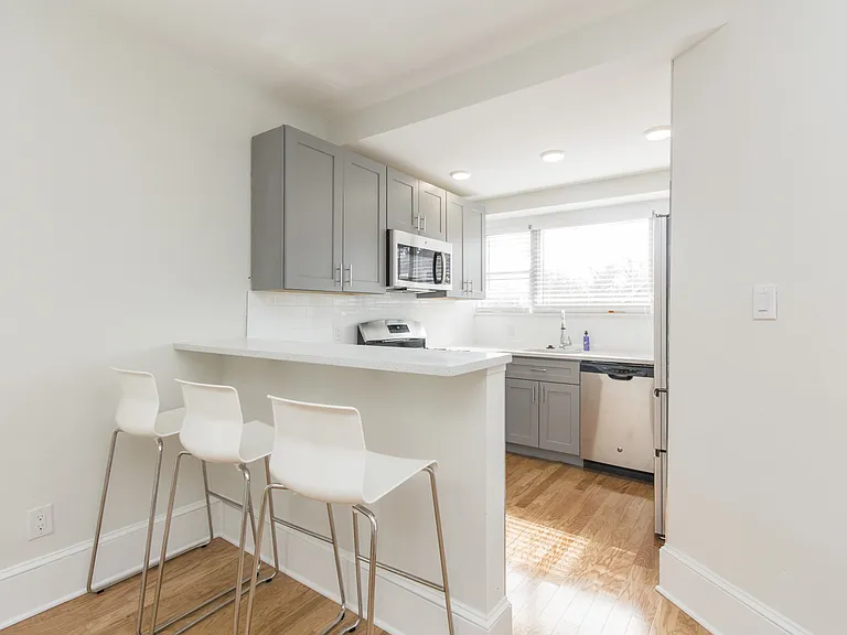 8017-21 Winston Rd #4R — Photo 20