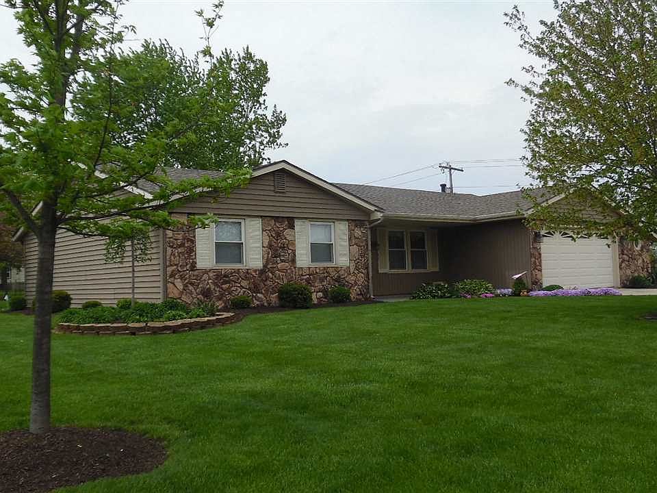 1st image of 333 Hickory Knoll Dr