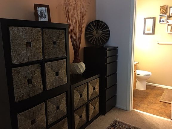 masterbed- bath room upstairs