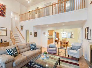 92 Ridgedale Ave, Florham Park, NJ 07932