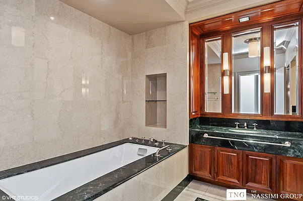 Sold by TNG Nassimi Realty | media 6