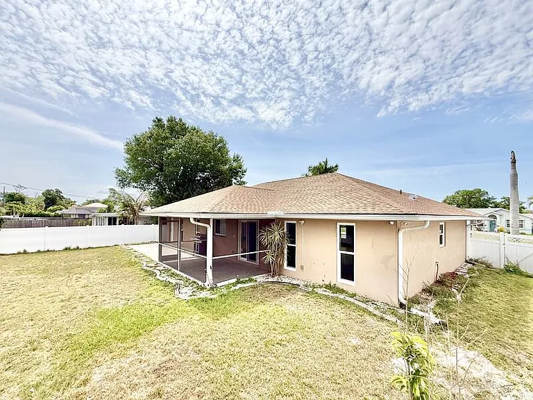 22148 Lockport Ave — Photo 71