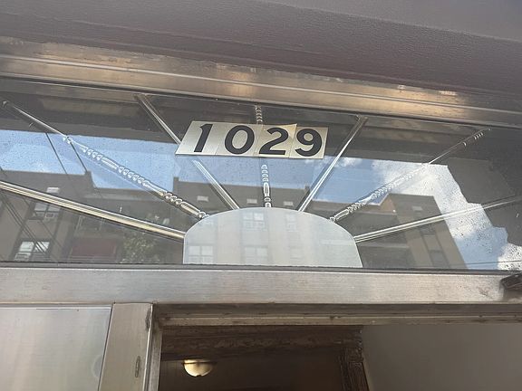2nd image of 1029 College Ave APT 2