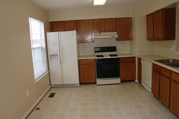 2nd image of 11311 Kessler Pl