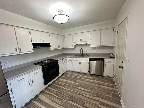 2nd image of 308 Island Dr