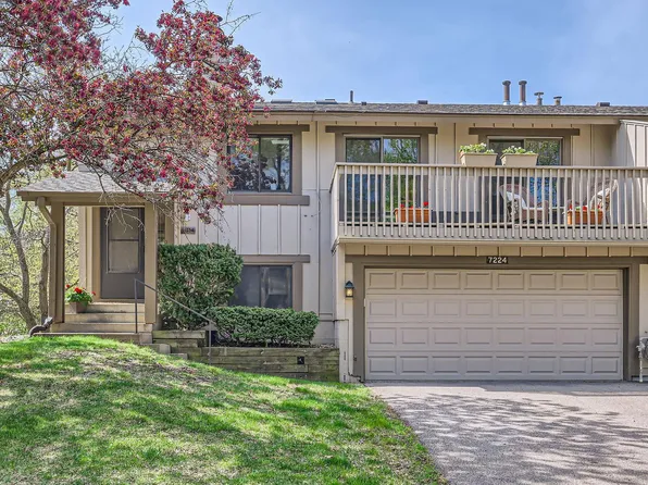 7224 Woodstock Curv, Bloomington, MN 55438
