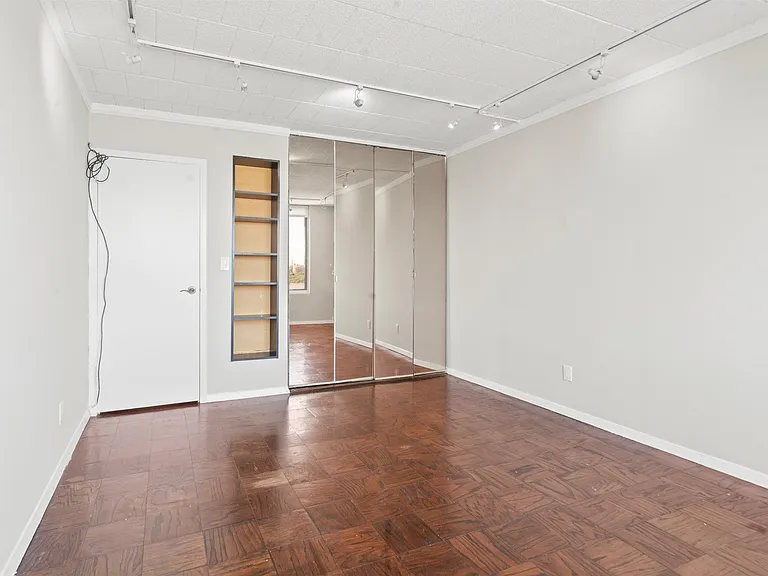 9060 Palisade Ave #706 — Photo 17