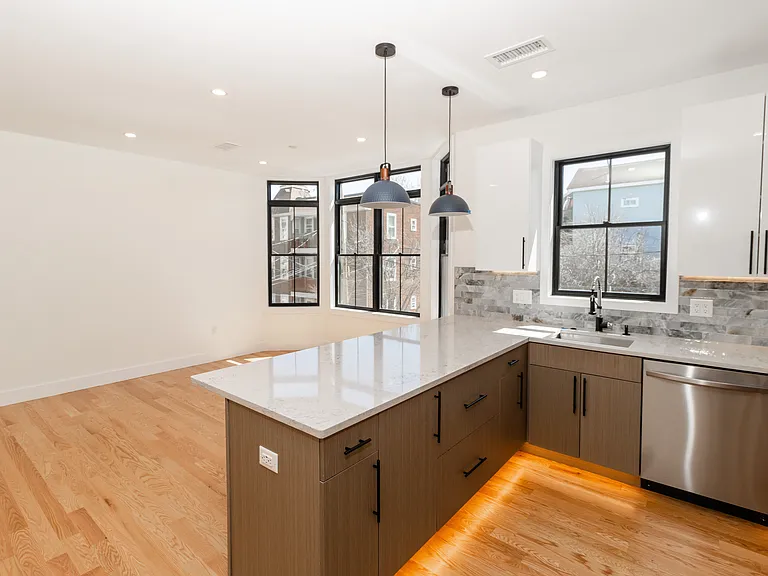 28-30 Clifton St #30C — Photo 11