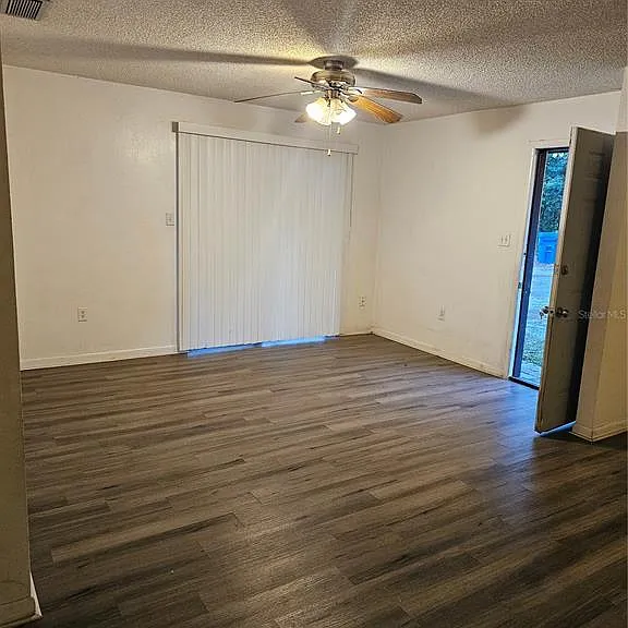 331 W Alamo Dr — Photo 3