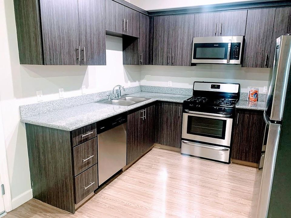 1st image of 7500 Vineland Ave #303