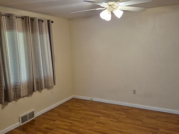 4th image of 412 Ford St