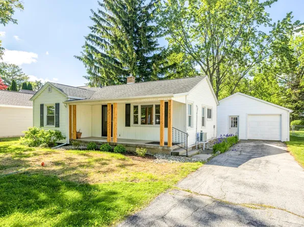 7282 Hubbard St, Lexington, MI 48450