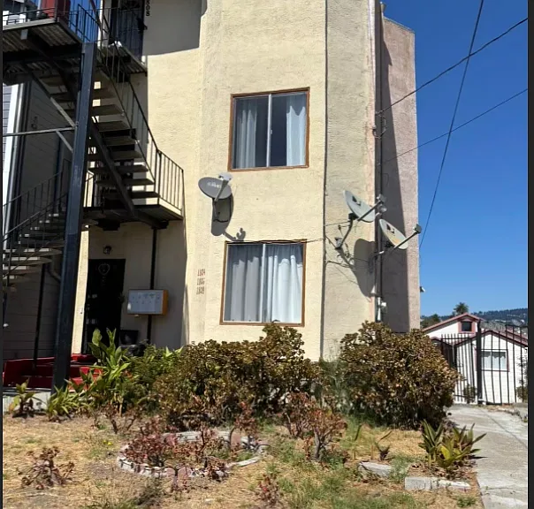 1806 E 20th St #3 — Photo 2