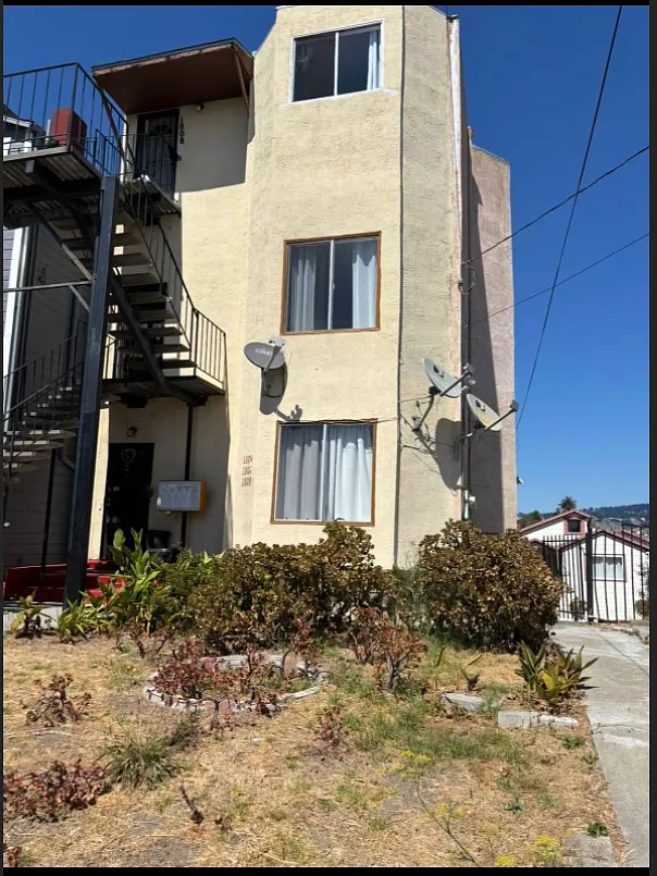 Building Photo - 1806 E 20th St #3