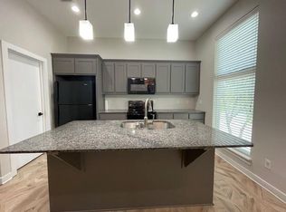 622 Hemphill St APT 200, Fort Worth, TX 76104