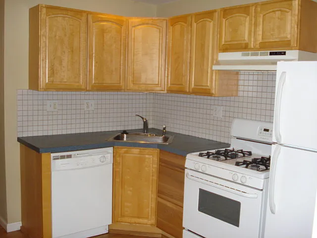 753-2-and-3-kitchen-shiny