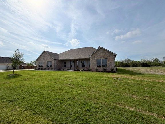 3rd image of 6037 Amber Dr