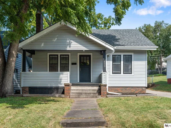4520 Woolworth Ave, Omaha, NE 68106