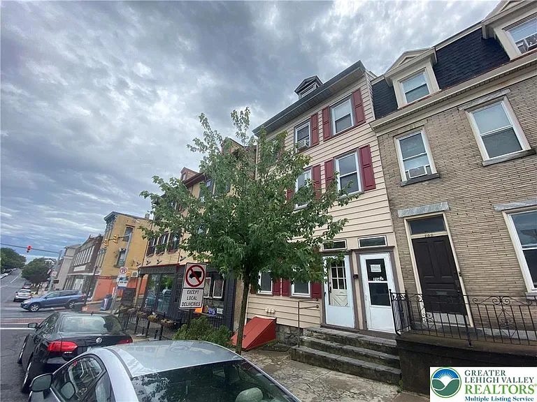 706 Northampton St #2 — Photo 1