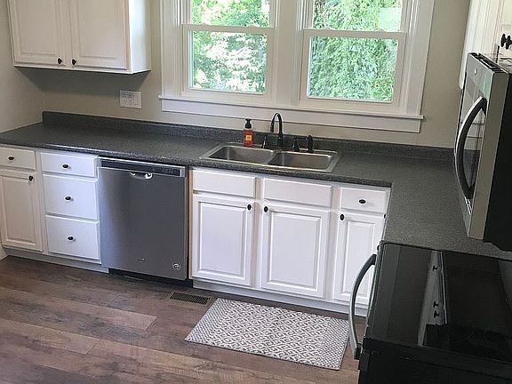 4th image of 206 Shepherd Ave