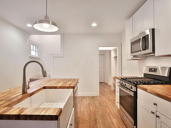 4th image of 1661 Oak St