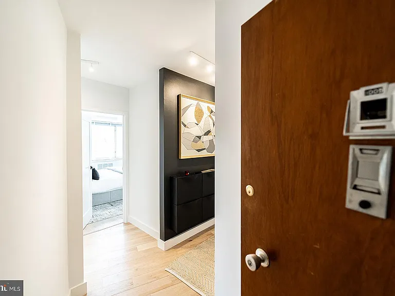 4200 Cathedral Ave NW #1005 — Photo 2