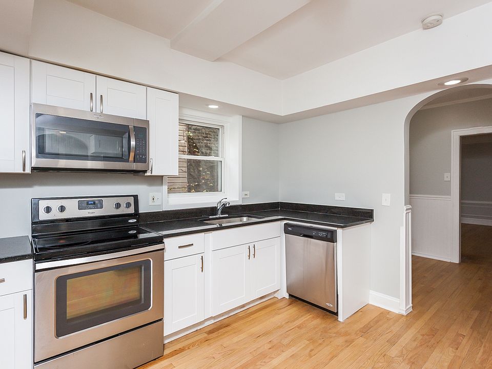 1st image of 6149 N Talman Ave APT 3