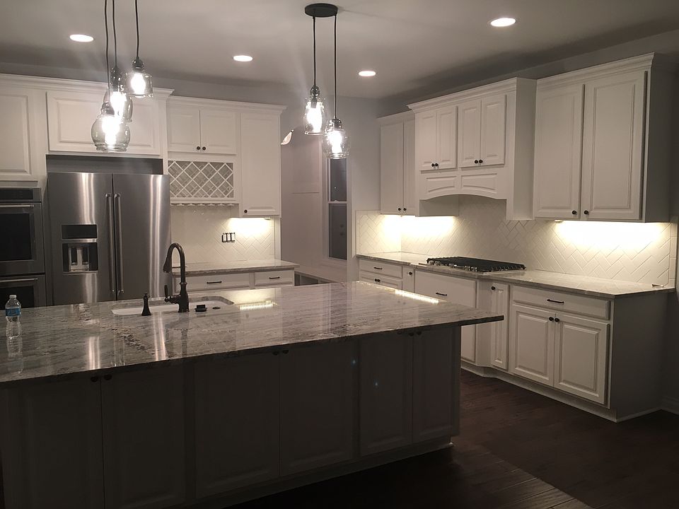 2nd image of 475 River St