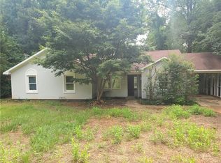 78 Elm Ct, Smiths Station, AL 36877