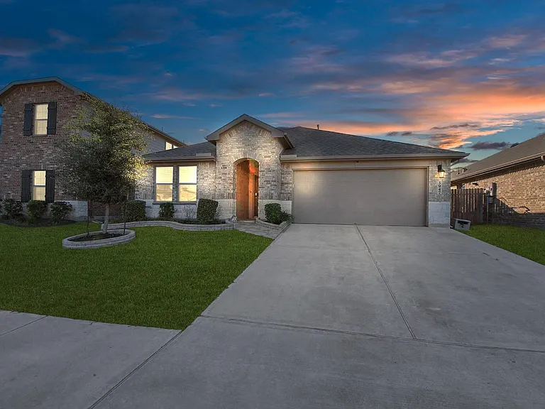 3947 Country Club Dr — Photo 1