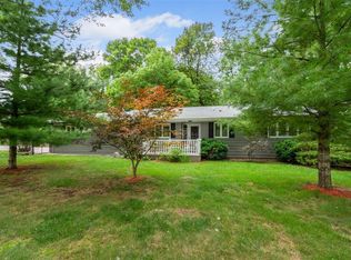 2648 Indian Hill Rd, Cedar Rapids, IA 52403