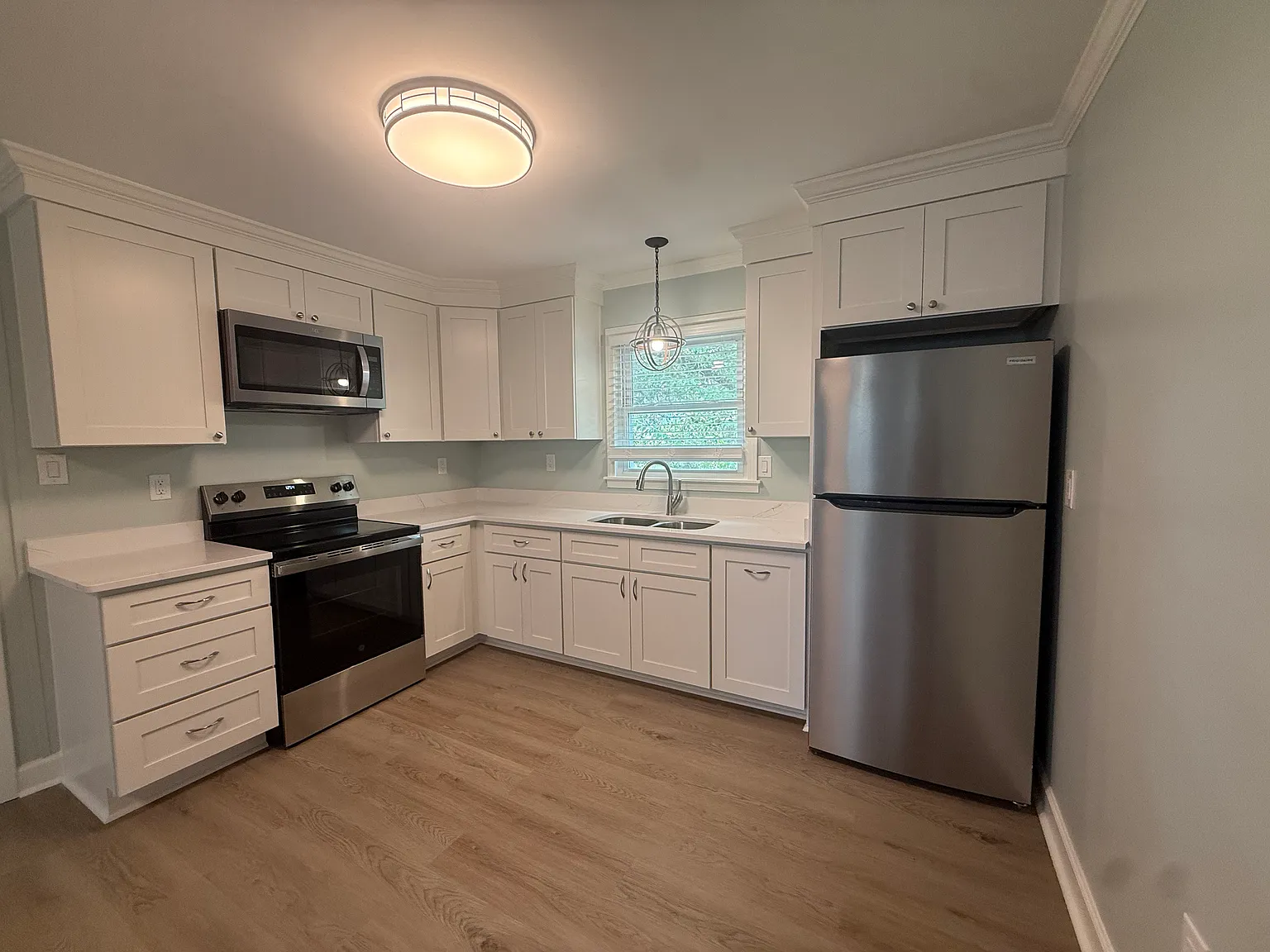 2 bed, 625 sqft, $1,400 — Photo 3
