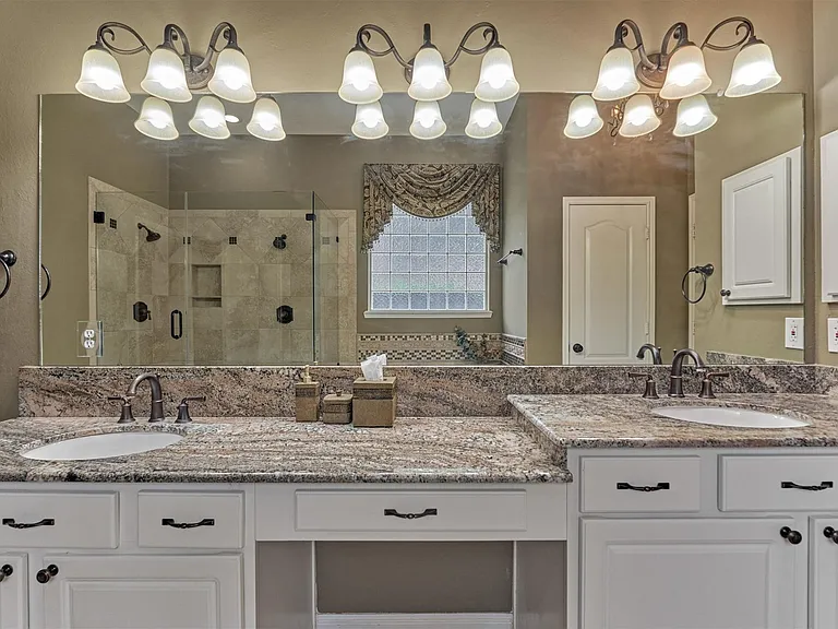 6615 Haughton Dr — Photo 17