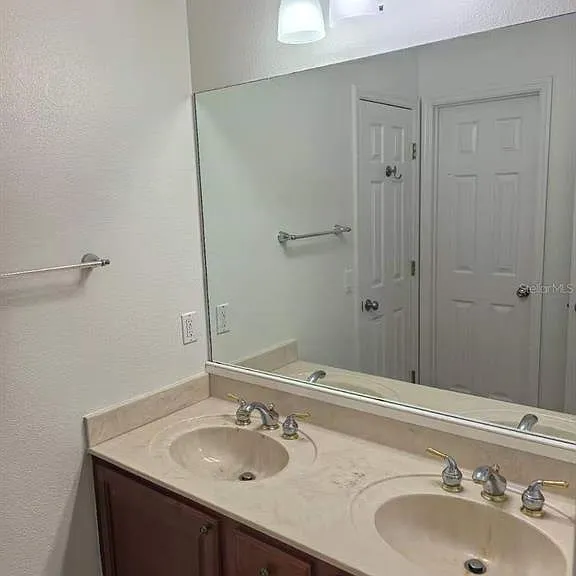 3520 Shorewood Dr — Photo 18