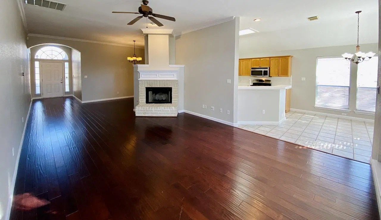 3 bed, 2.0 bath, 1704 sqft, $2,195 — Photo 3