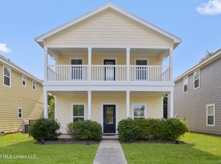 8 Sweetgrass Ln, Ocean Springs, MS 39564