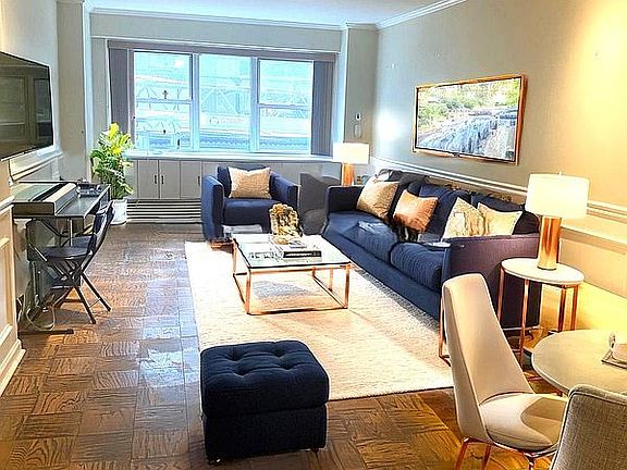 3rd image of 153 E 57th St APT 2D