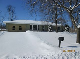 1518 Regina Ln, Rockford, IL 61102