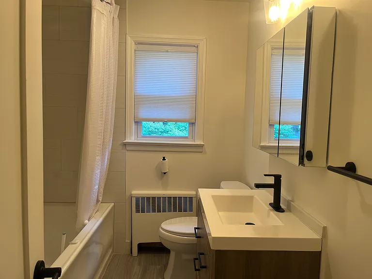12 Madison Ave — Photo 10