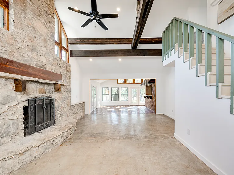 1217 Lost Oak Trl — Photo 4