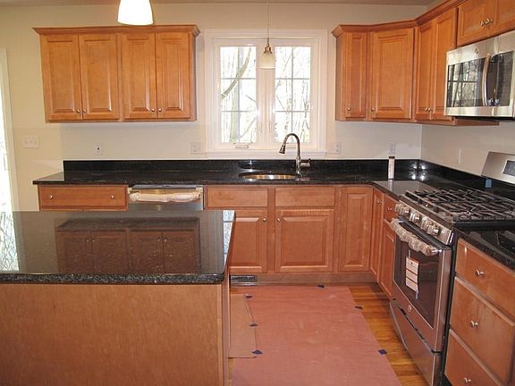 3rd image of 54 Druid Hill Ave E