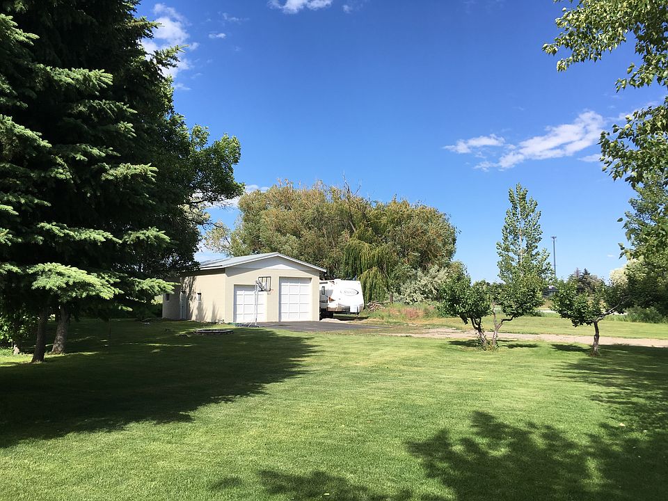 2nd image of 2355 S Bellin Rd