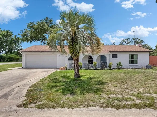 8445 Angela Ct, Zephyrhills, FL 33541