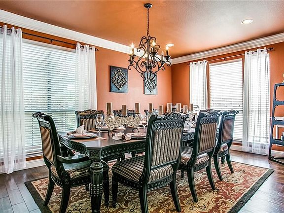 2nd image of 1801 Empire Cir