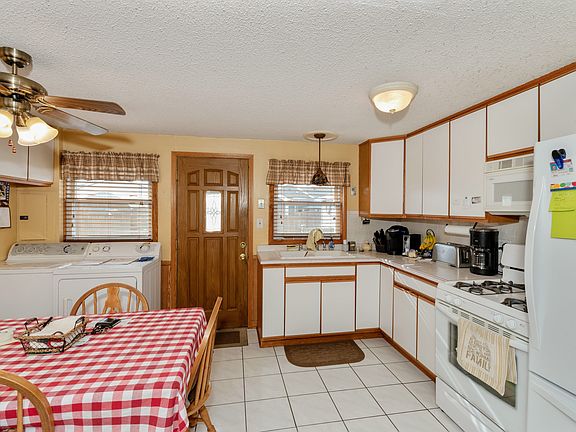 4th image of 8808 S Kilbourn Ave