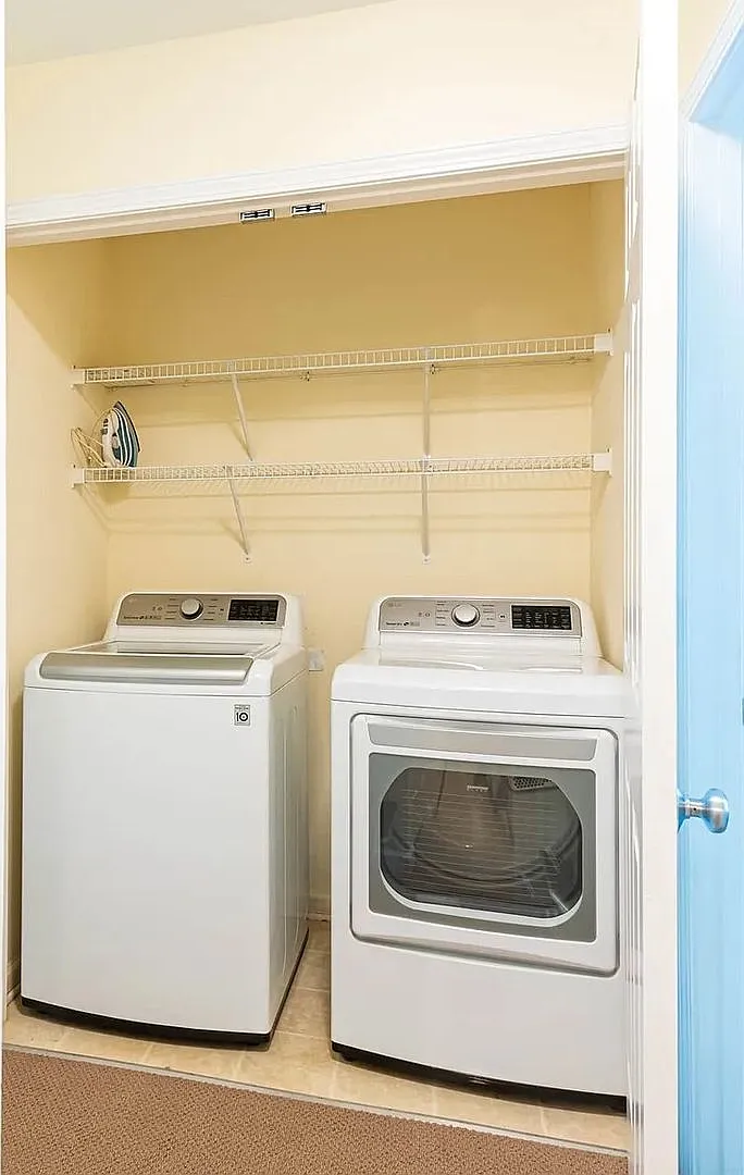 Room in 3 Bedroom Home at Raj St — Photo 2