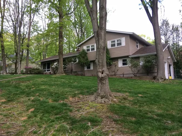 592 Stellman Rd, River Vale, NJ 07675