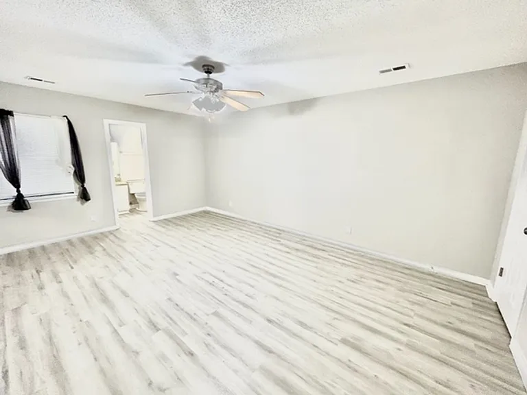 4304 Chalet Cir NW — Photo 9